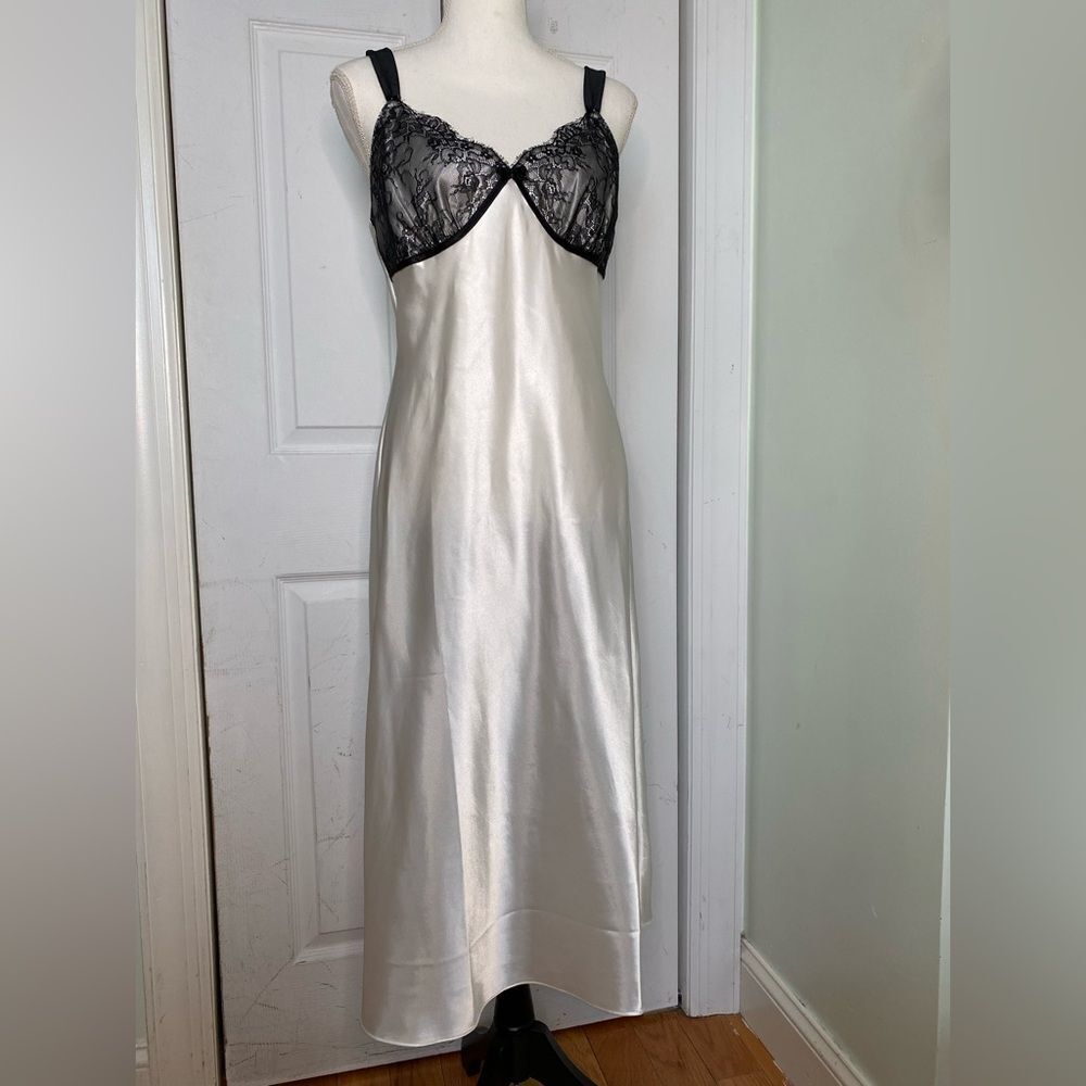 90s Vintage Morgan Taylor Intimates Lace Nightgown and Slip Sz Medium
